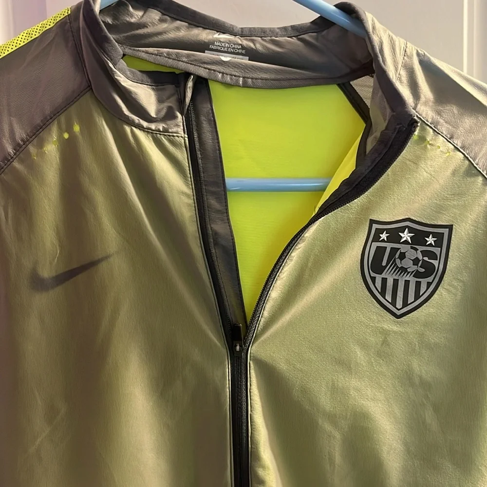 NIKE MENS SOCCER WINDBREAKER JACKET. SZL - Picture 3 of 7